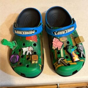 Crocs Minecraft Classic
Clog Multi Color Adult Size
Men's 5 / Women's 7